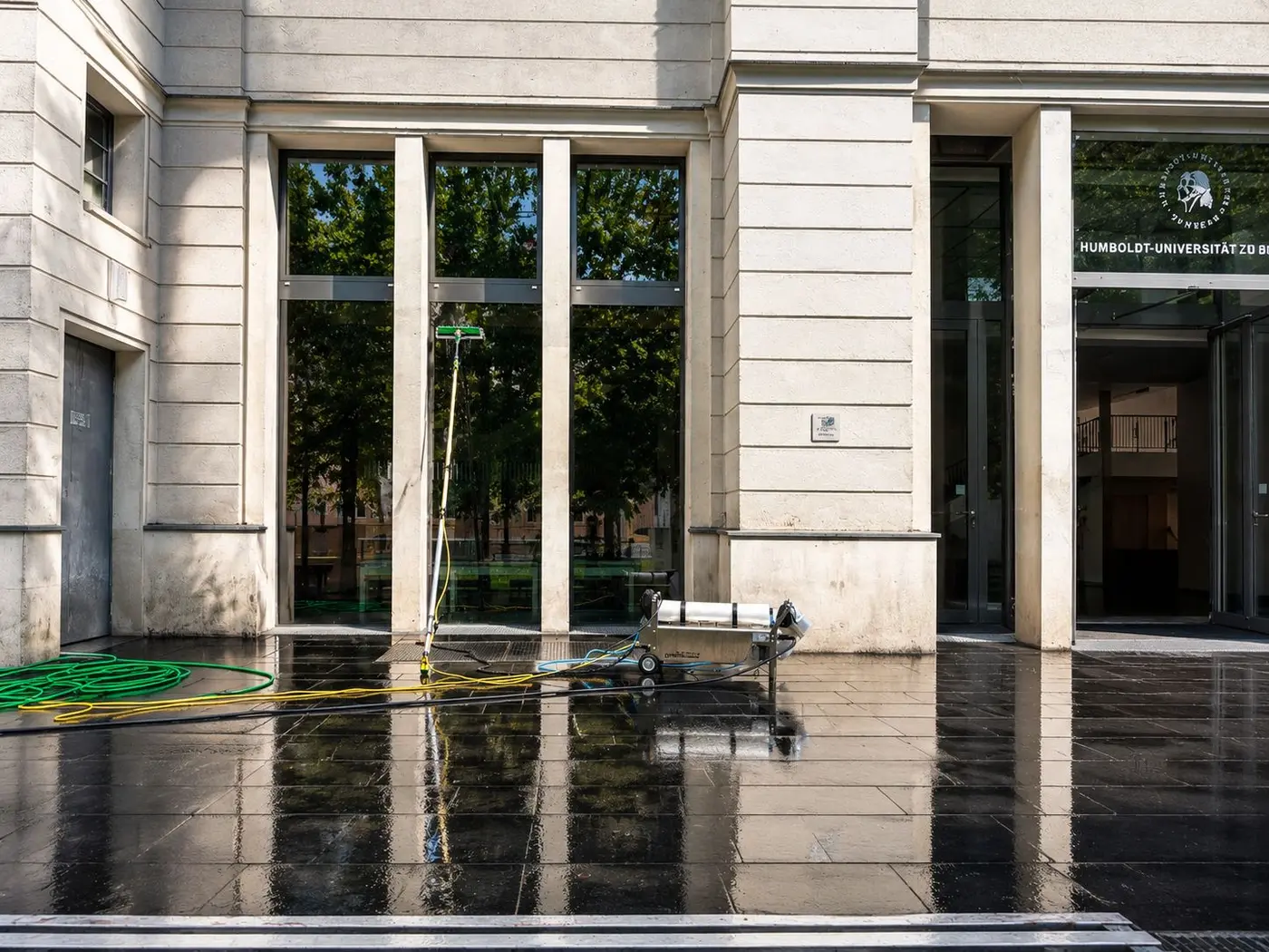 Osmobil One X bei der professionellen Glasreinigung
